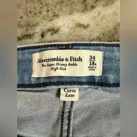 Abercrombie & Fitch Women’s Curve Love Super Skinny Ankle High Rise Jeans - Picture 5 of 6